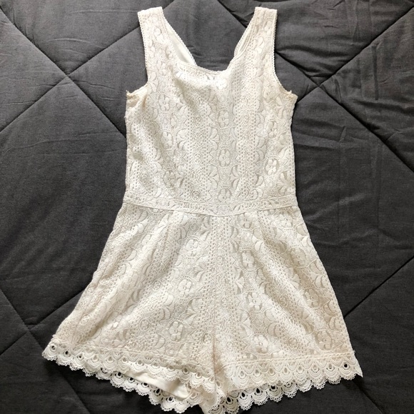 Absorbable lace romper - Picture 4 of 4
